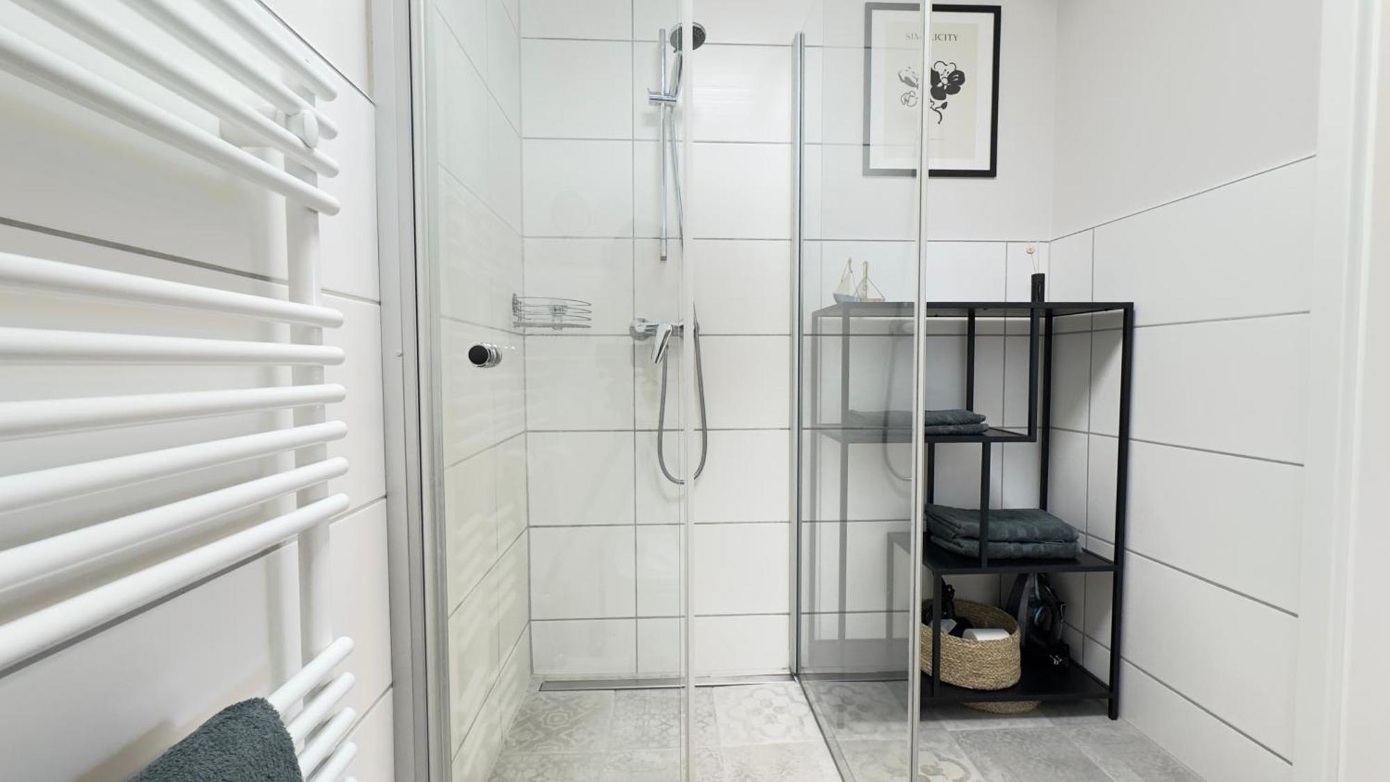 Fewo Am Park - 4P, Boxspringbett, Balkon, Smarttv, Gesundbrunnen, Familienfreundlich Halle  Ngoại thất bức ảnh