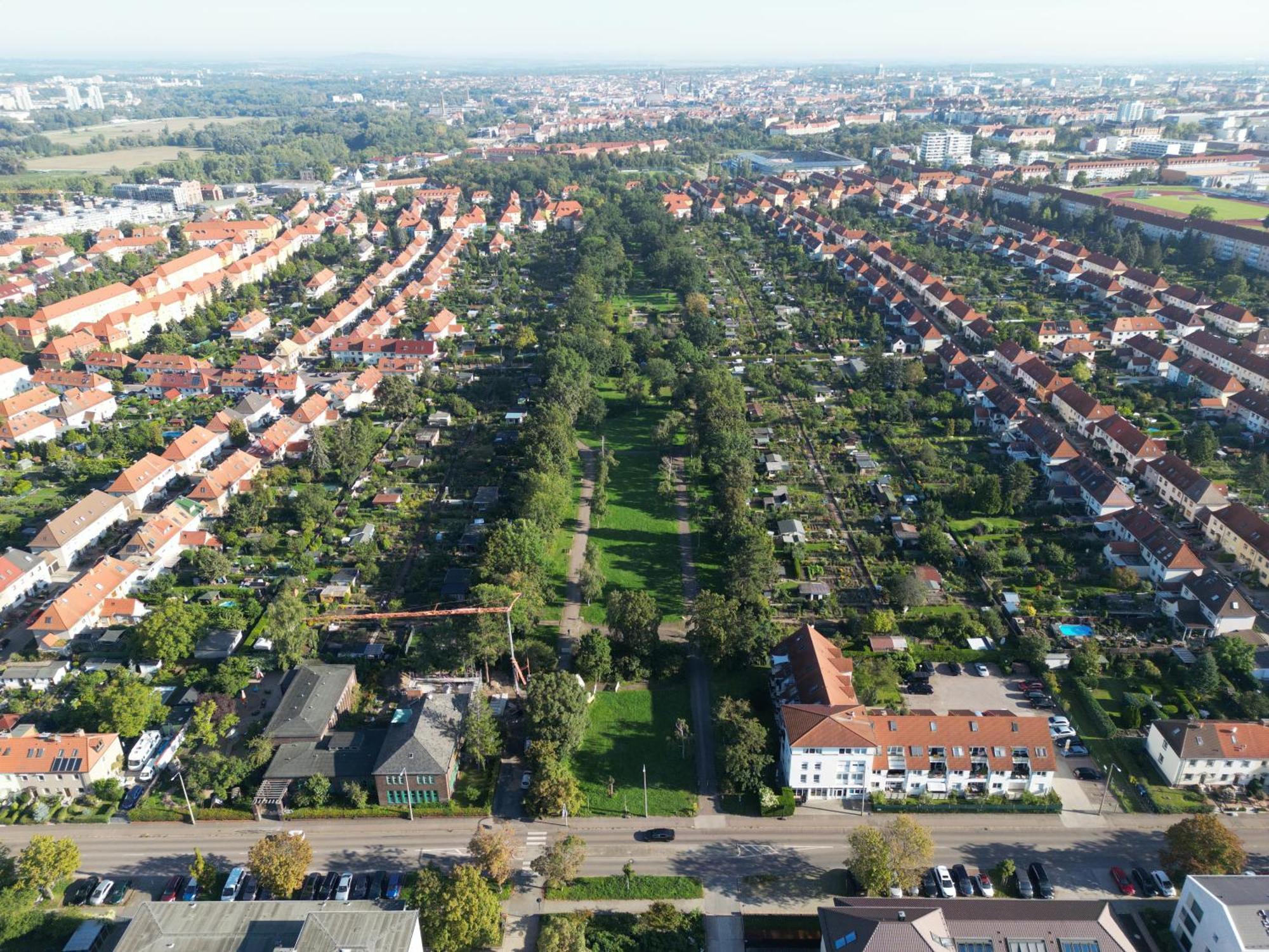 Fewo Am Park - 4P, Boxspringbett, Balkon, Smarttv, Gesundbrunnen, Familienfreundlich Halle  Ngoại thất bức ảnh