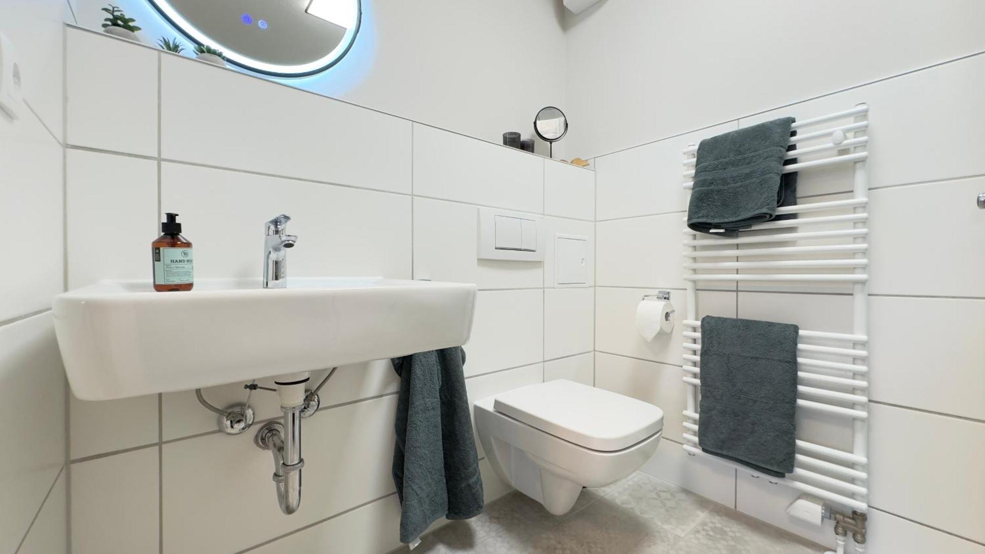 Fewo Am Park - 4P, Boxspringbett, Balkon, Smarttv, Gesundbrunnen, Familienfreundlich Halle  Ngoại thất bức ảnh